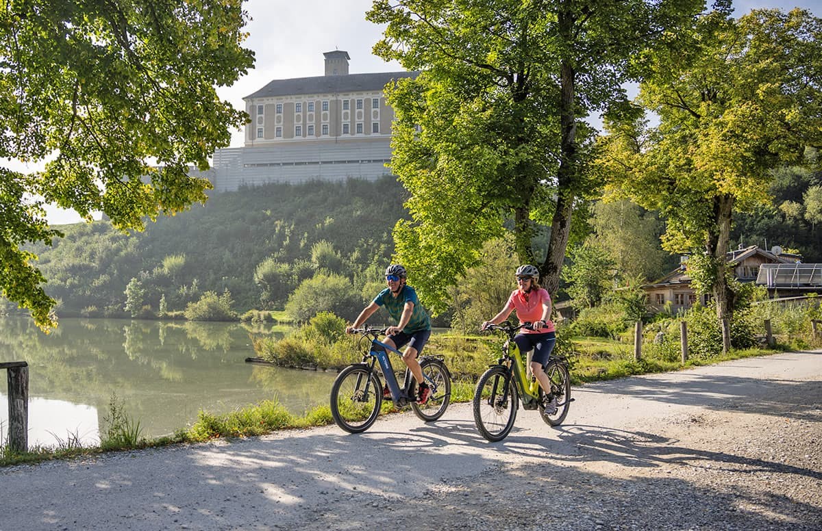 Ennsradweg vorbei am Schloss Trautenfels &copy; Schladming-Dachstein / velontour.info | Heiko Mandl Photography