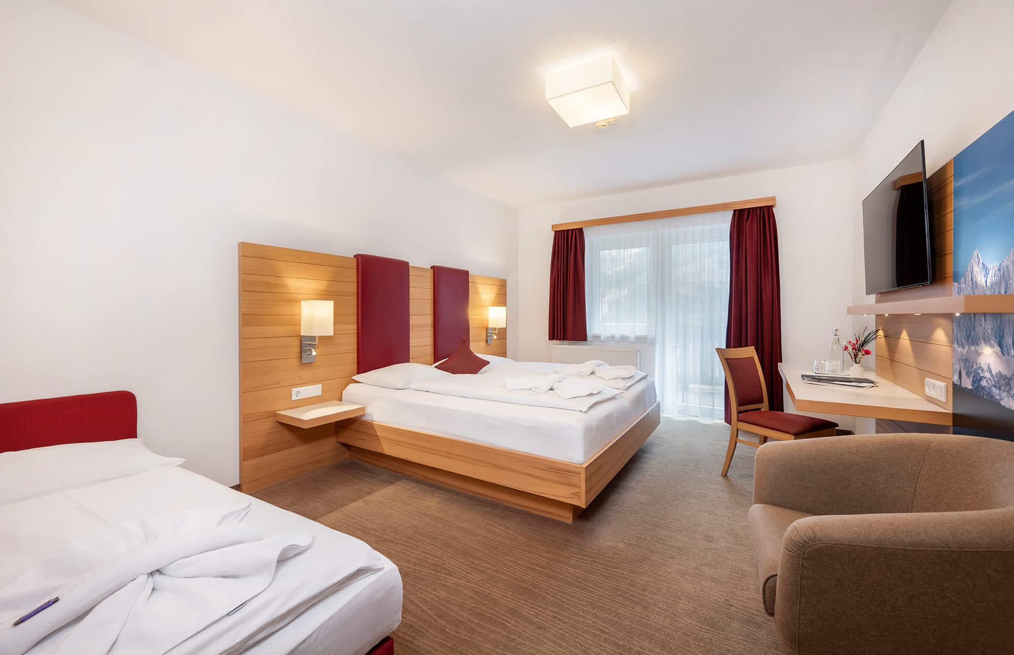 Cozy double rooms and family rooms as well as single rooms at Hotel Sonnschupfer in Schladming