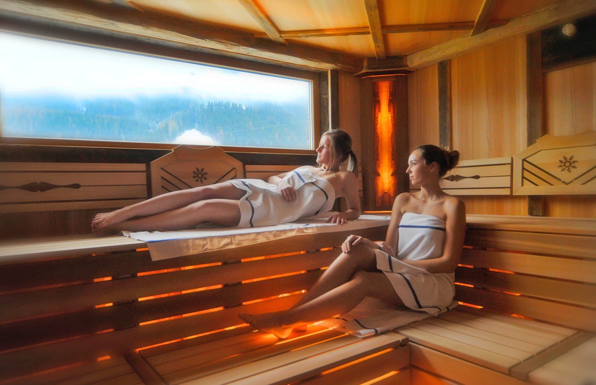 Pure relaxation in the Finnish sauna with panoramic views