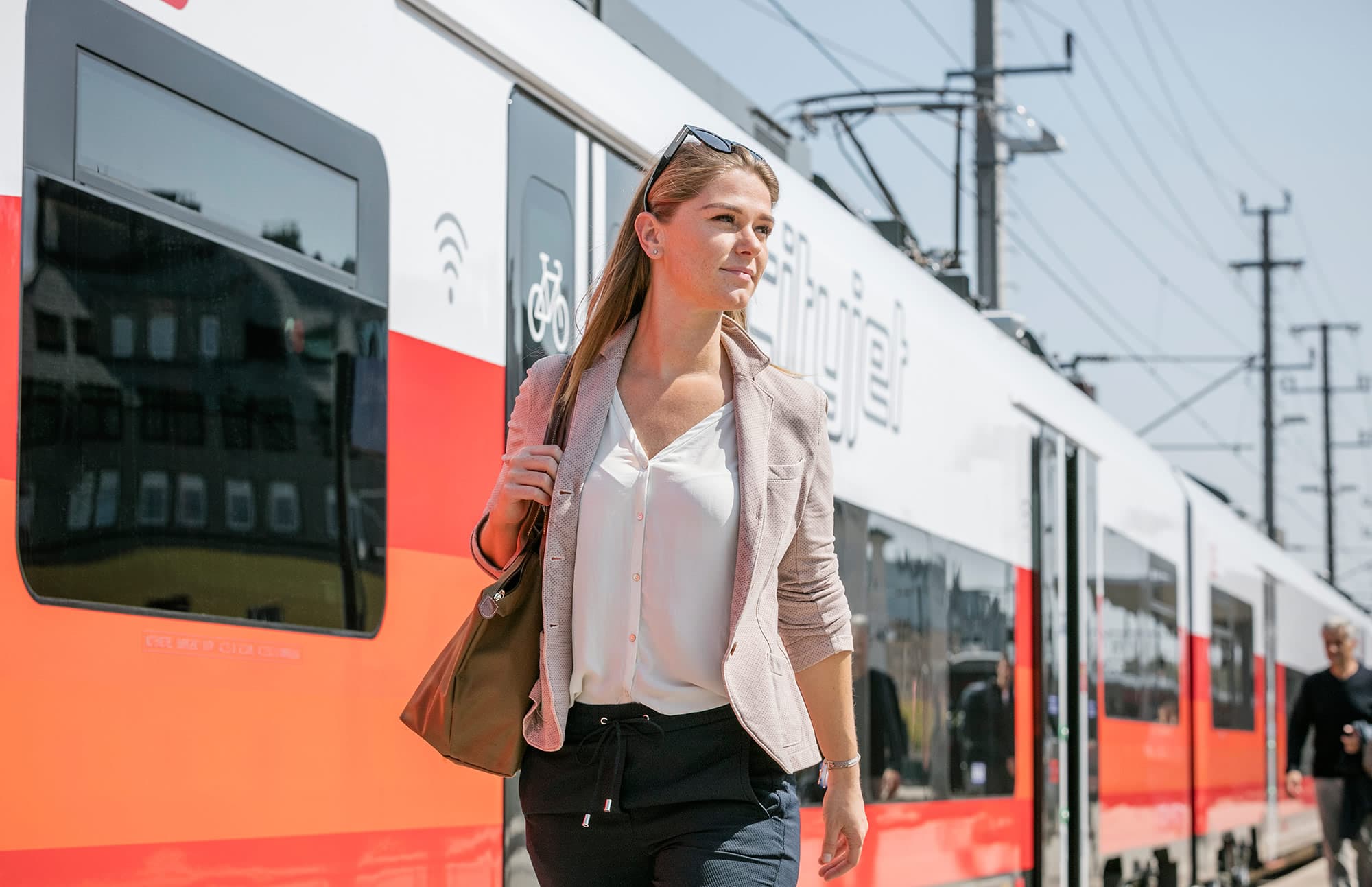 Klimafreundliche Anreise in den Sommerurlaub nach Schladming mit dem Zug © ÖBB