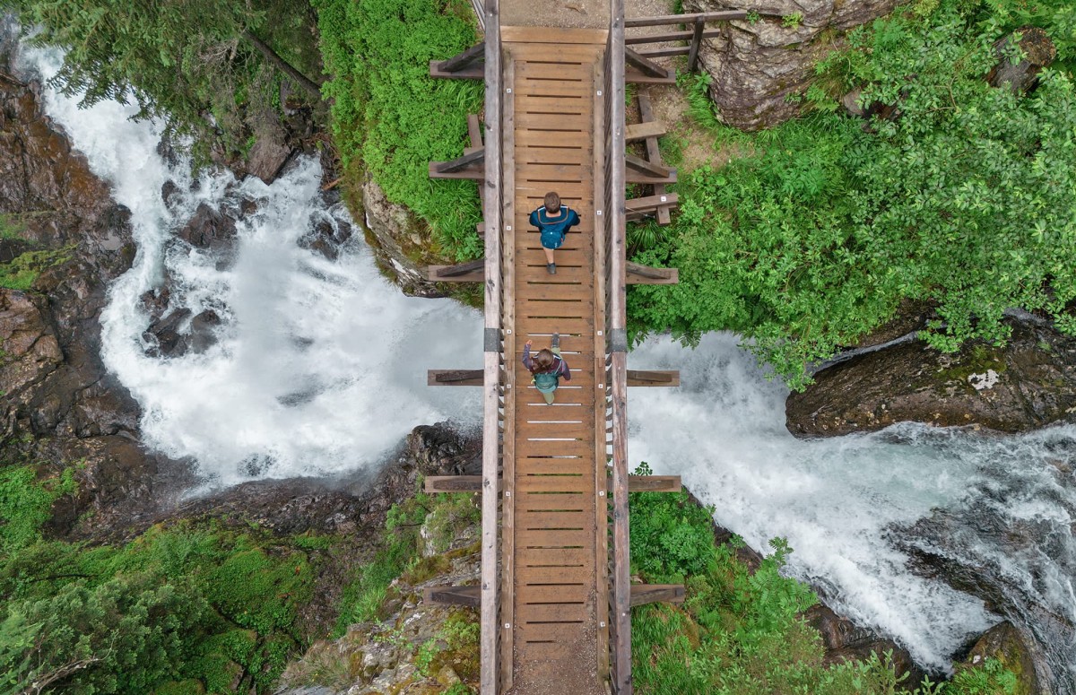 50 m lange Seilbr&uuml;cke "Durch die H&ouml;ll" beim Wanderweg "Wilde Wasser" &copy; Schladming-Dachstein / Math&auml;us Gartner