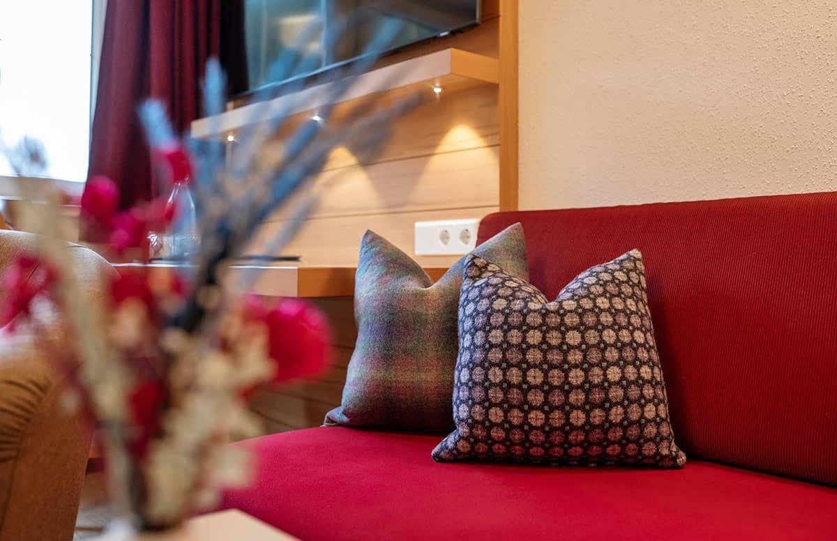 Comfortable, bright double rooms, family rooms, and single rooms